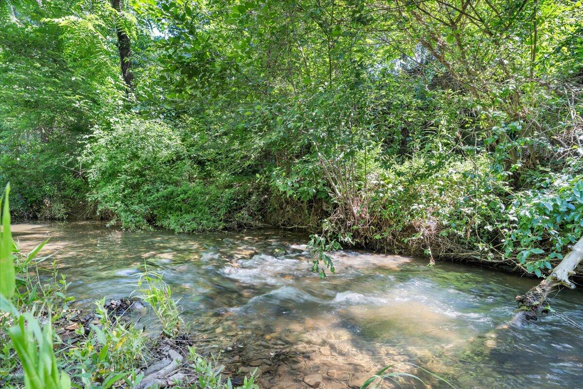 16118 Botetourt RD