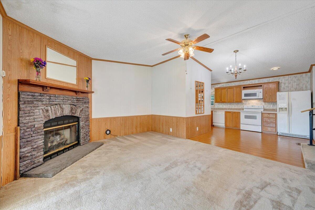 16118 Botetourt RD