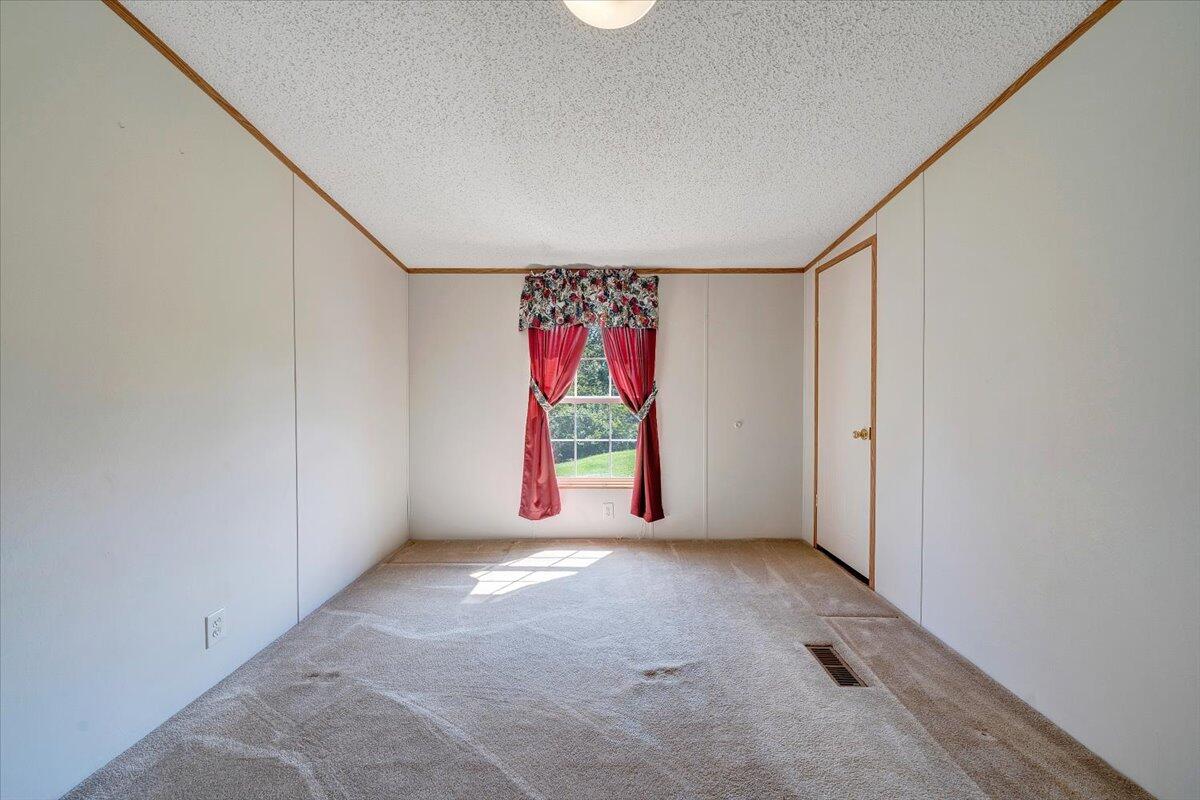 16118 Botetourt RD