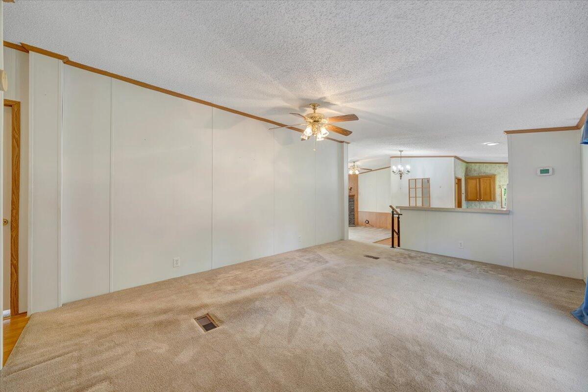 16118 Botetourt RD