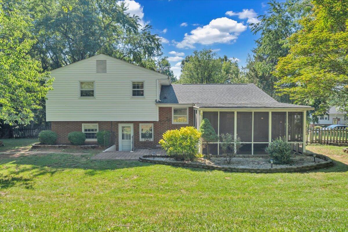 3403 Greencliff RD