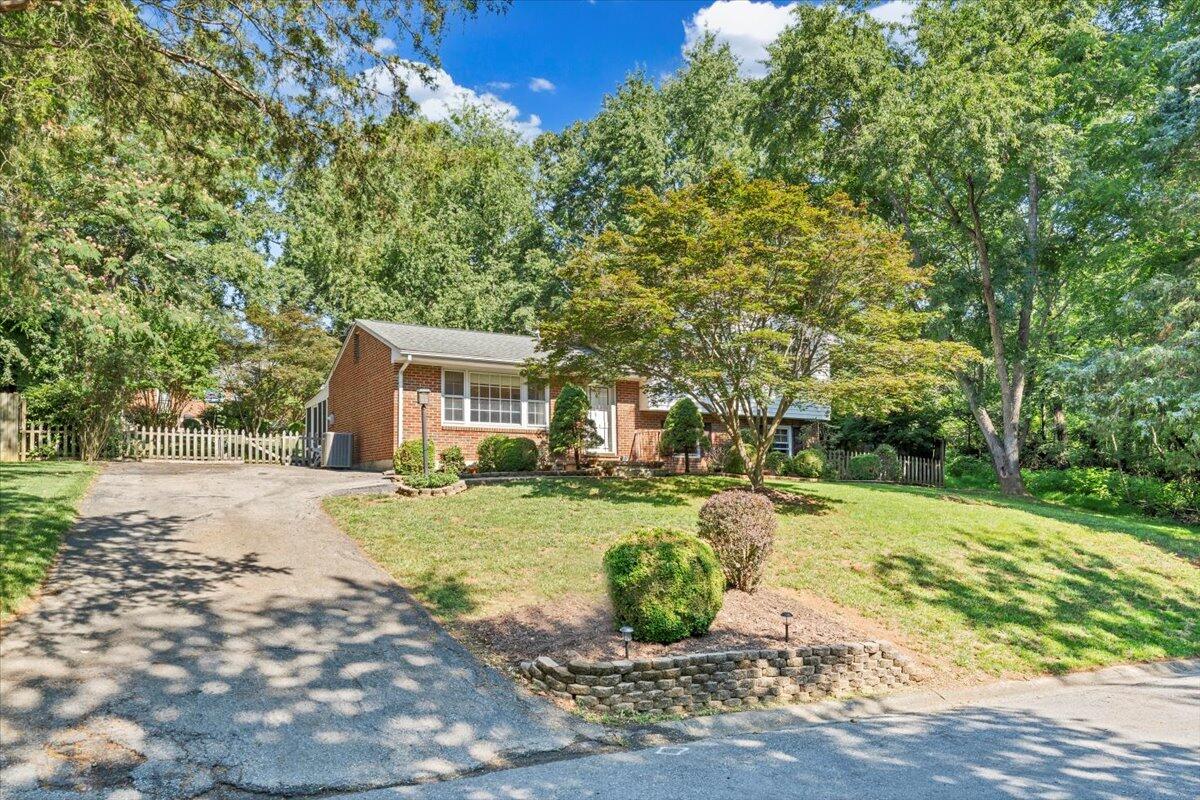 3403 Greencliff RD