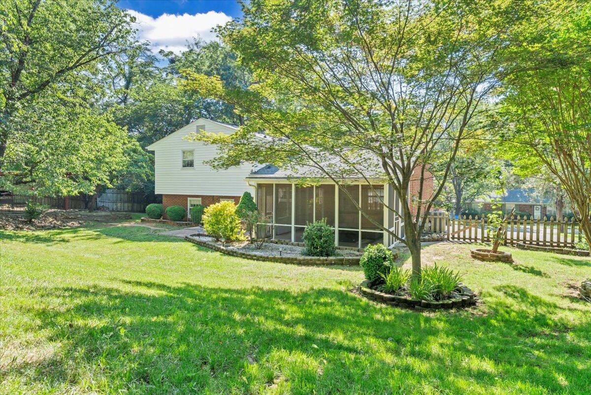 3403 Greencliff RD