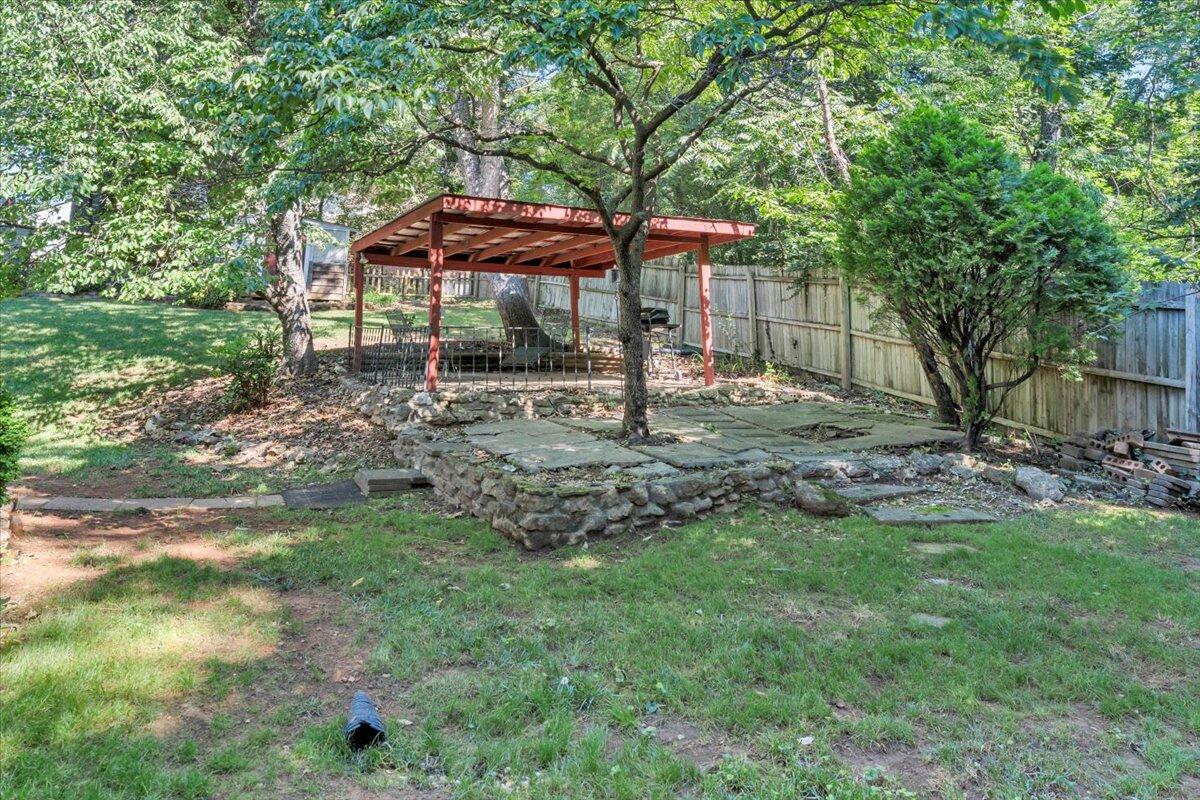 3403 Greencliff RD