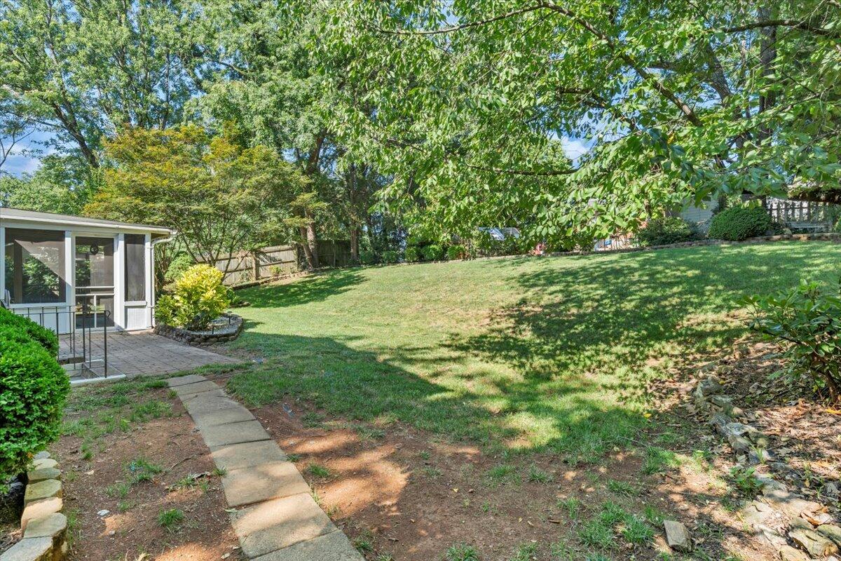 3403 Greencliff RD