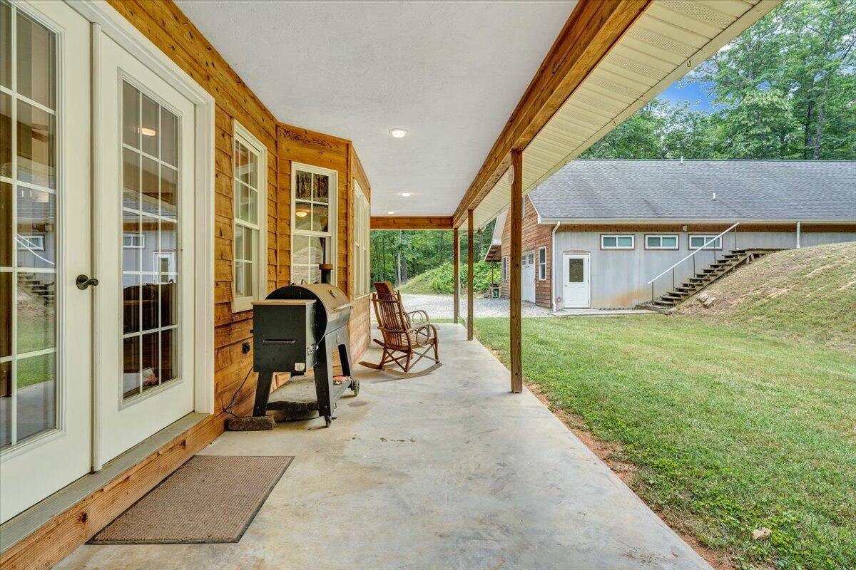 1403 Greyledge RD