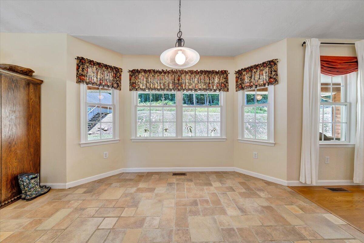 1403 Greyledge RD