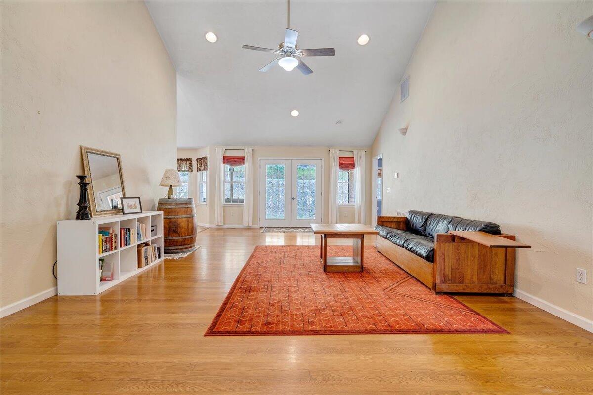 1403 Greyledge RD