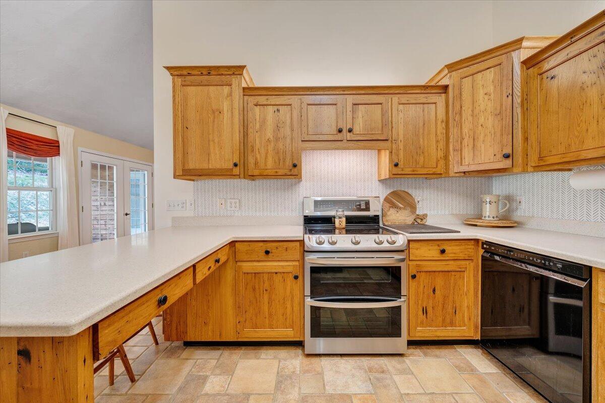 1403 Greyledge RD
