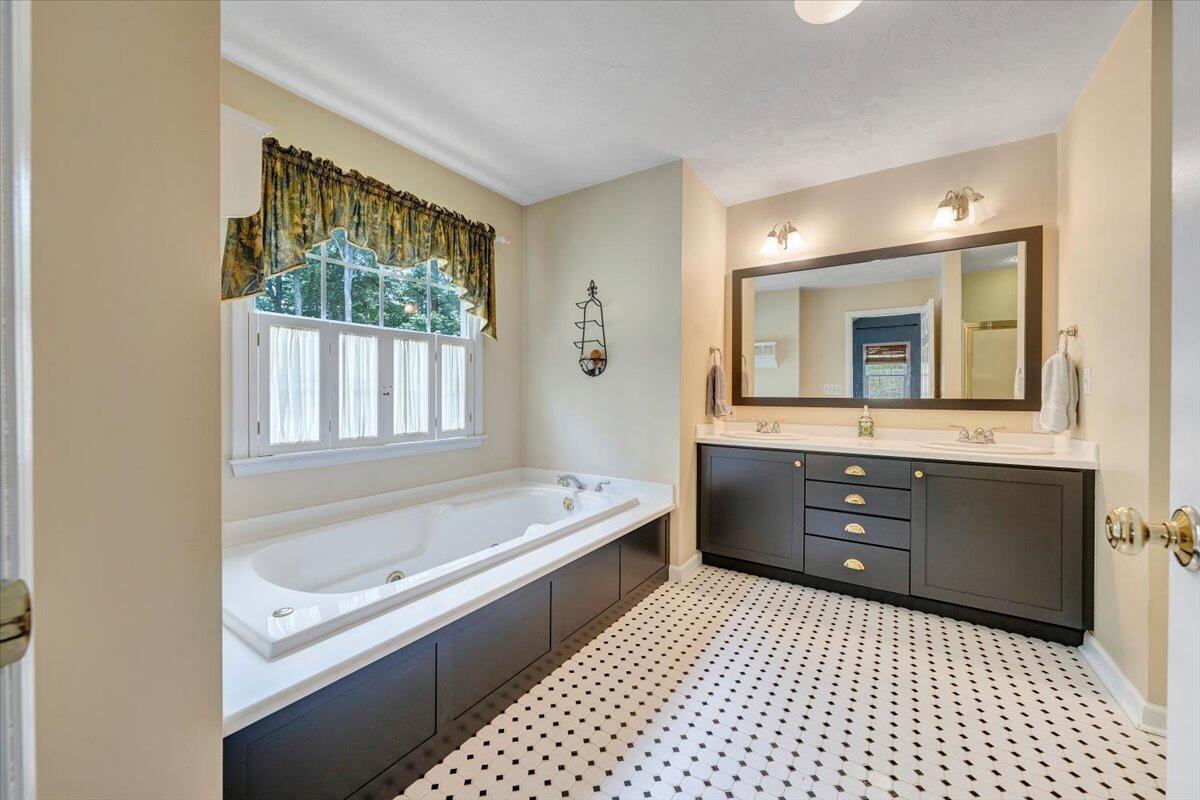 1403 Greyledge RD