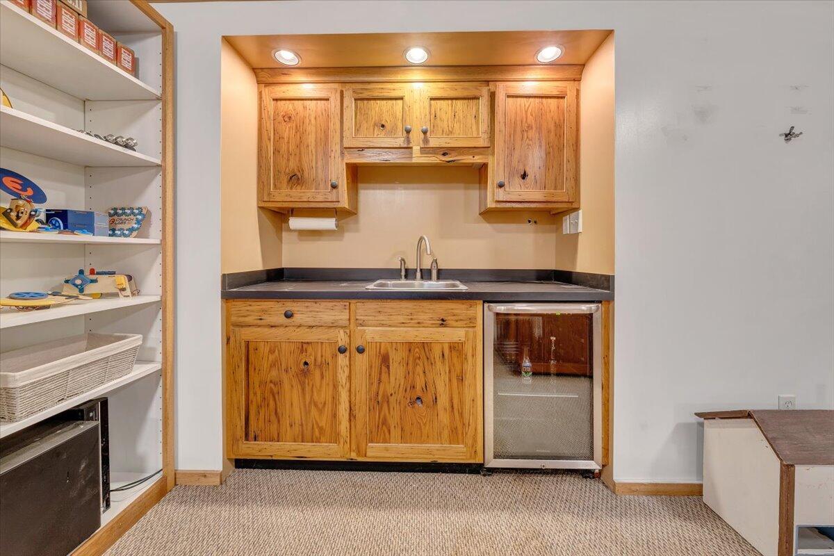 1403 Greyledge RD