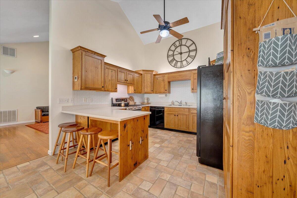 1403 Greyledge RD