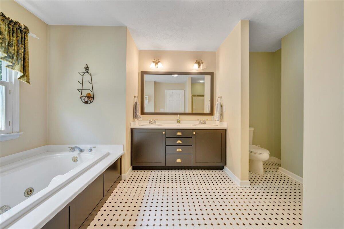 1403 Greyledge RD