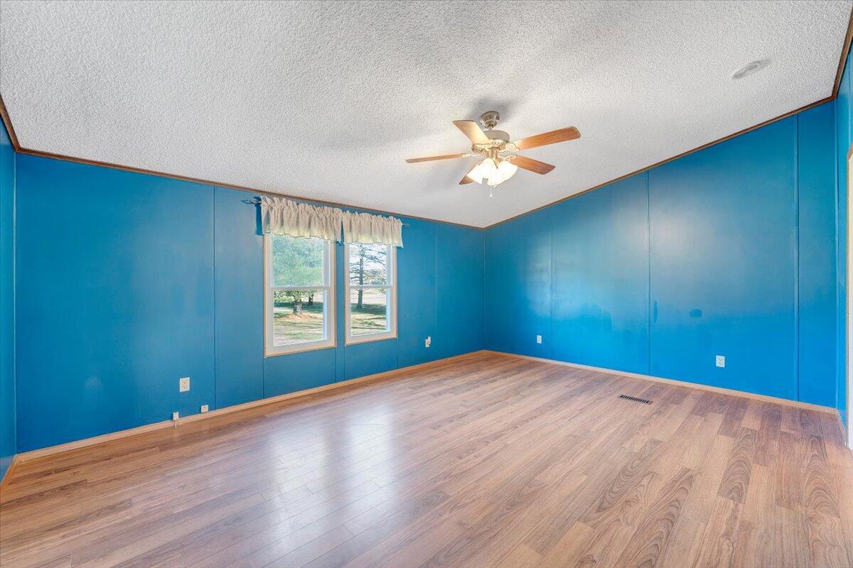 78 Barger Farm LN