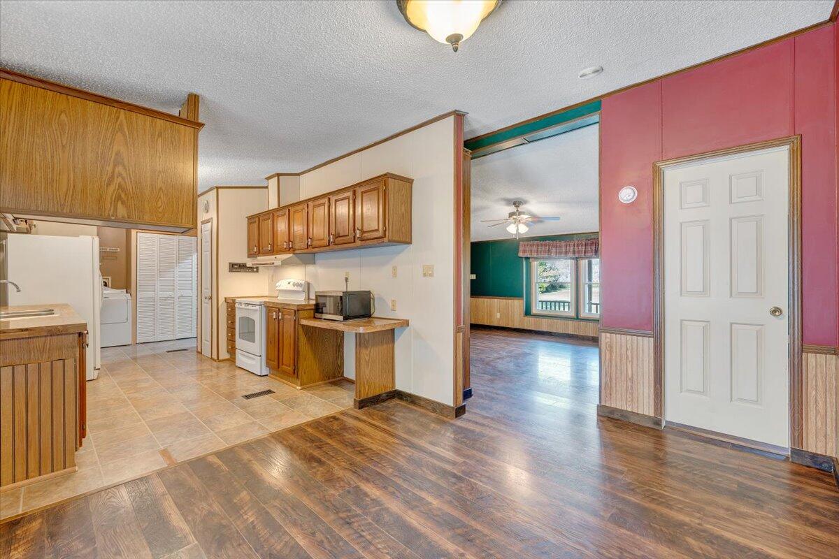 78 Barger Farm LN