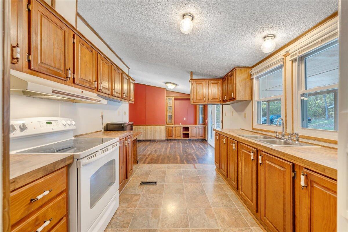 78 Barger Farm LN