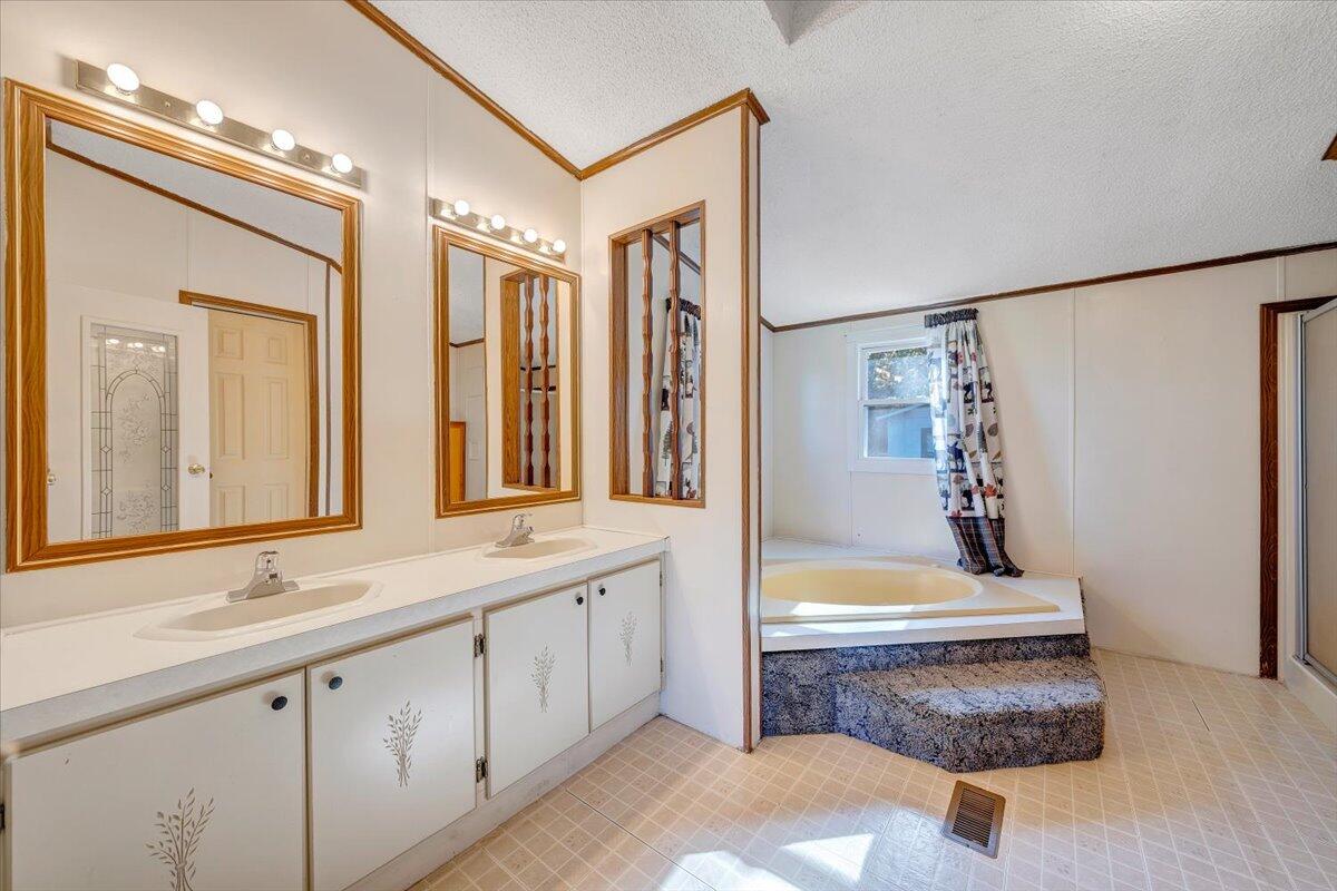 78 Barger Farm LN