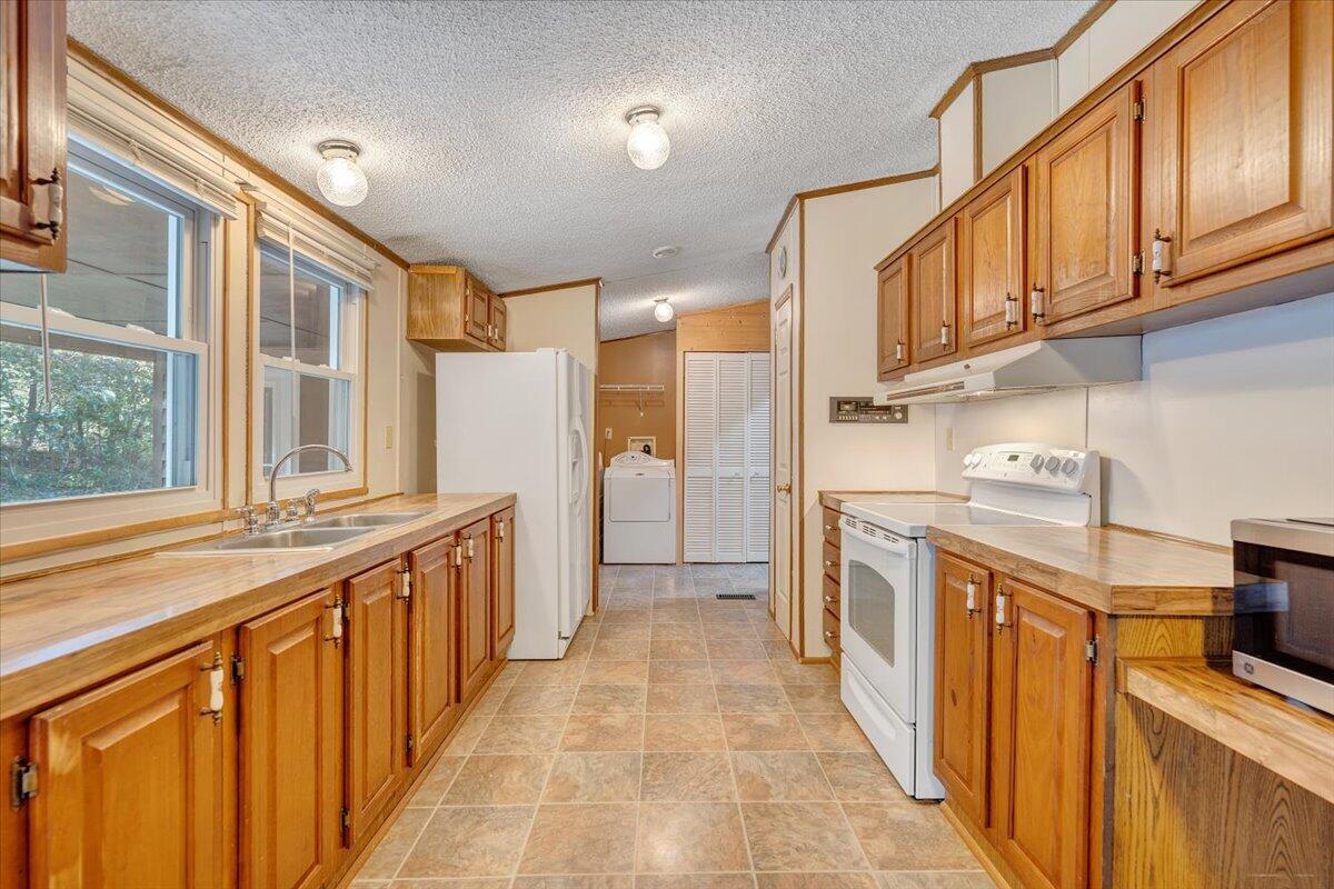 78 Barger Farm LN