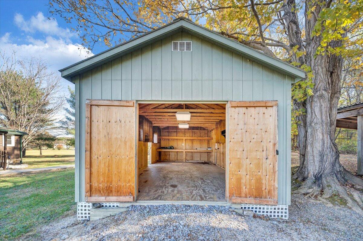 78 Barger Farm LN
