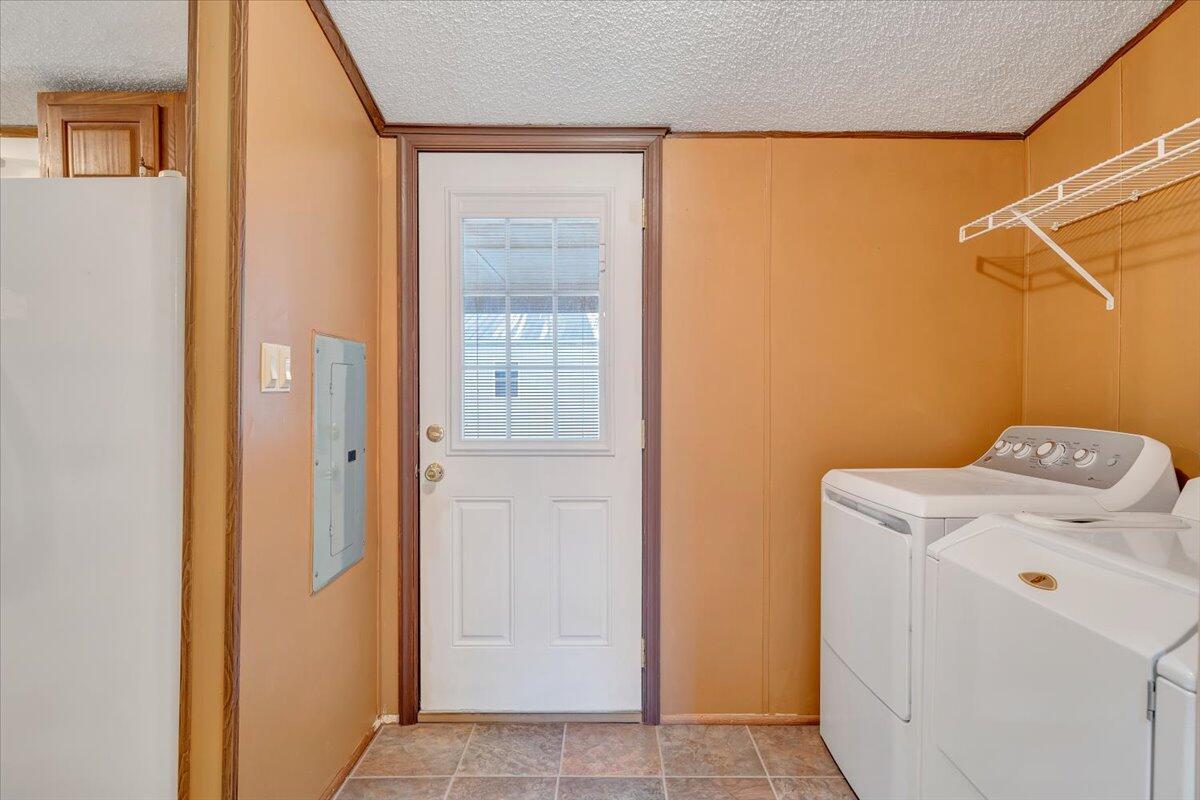 78 Barger Farm LN