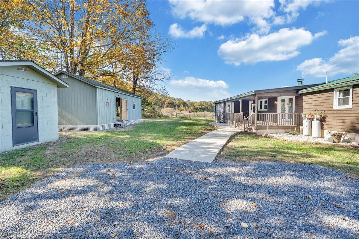 78 Barger Farm LN