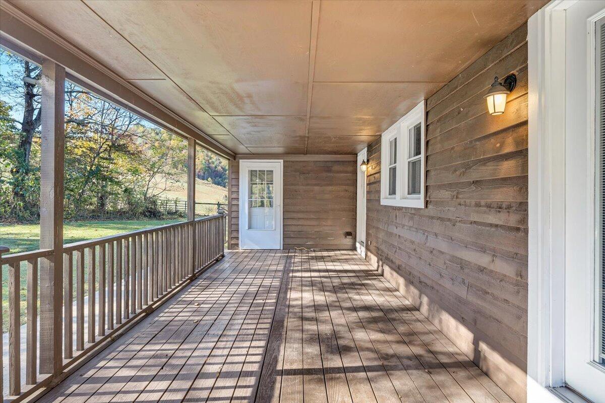 78 Barger Farm LN