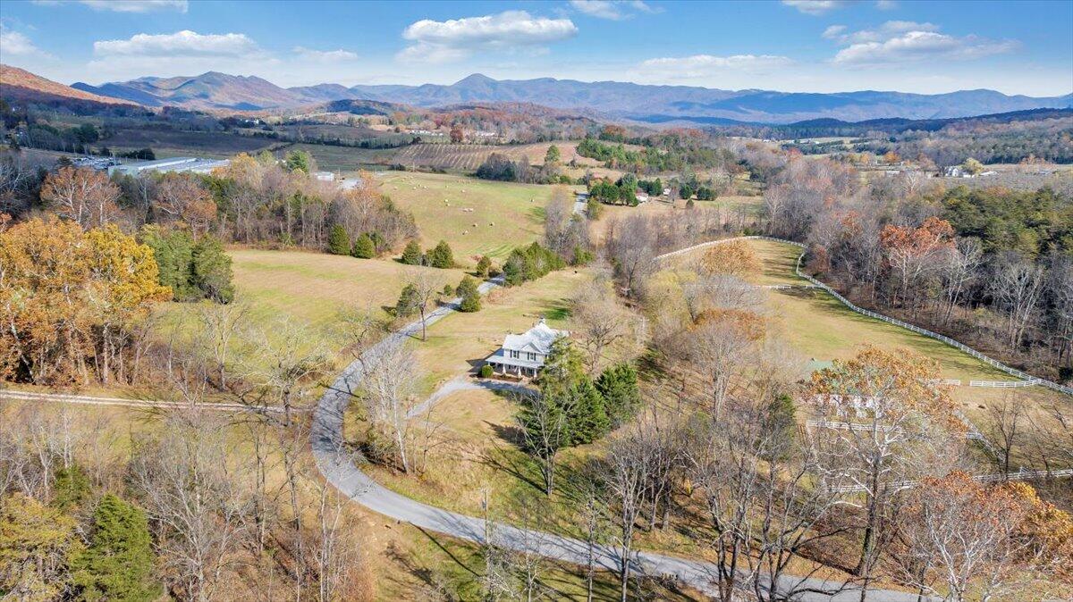 7758 Old Fincastle RD