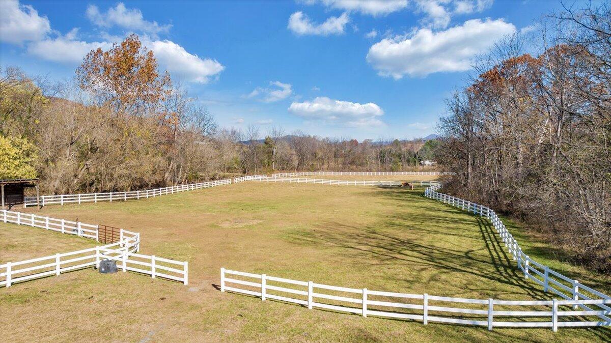 7758 Old Fincastle RD