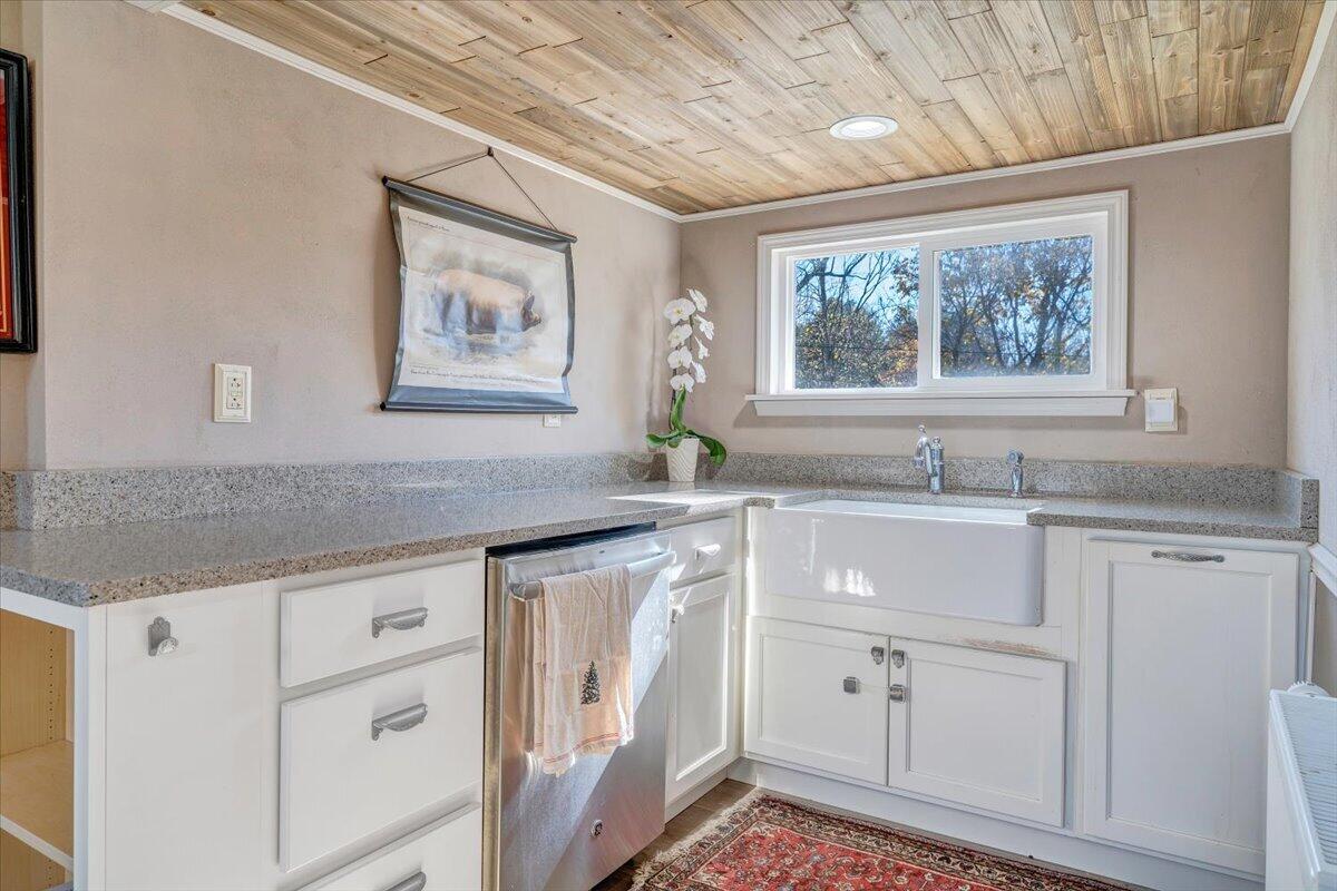 7758 Old Fincastle RD