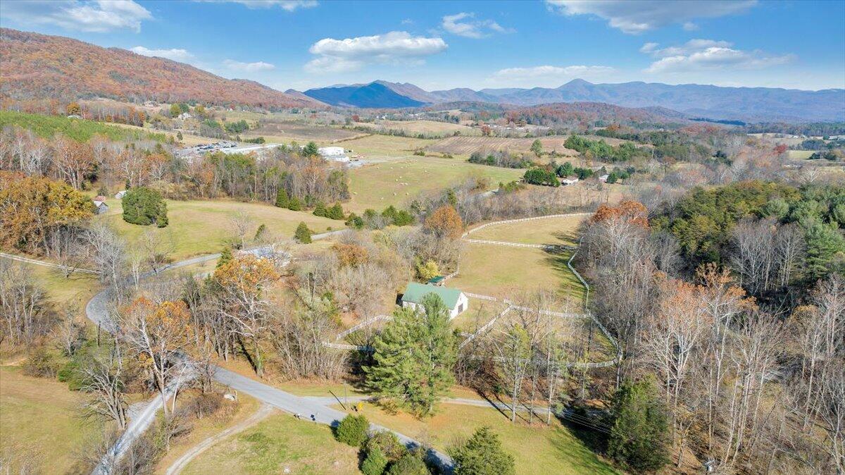 7758 Old Fincastle RD