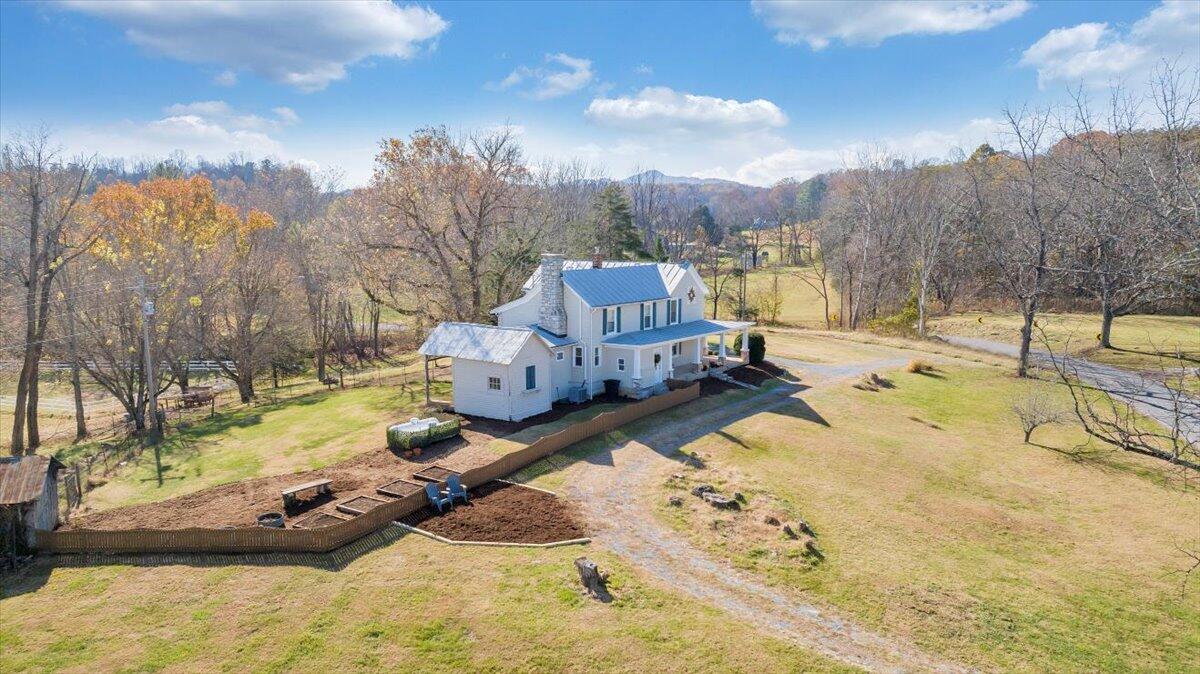 7758 Old Fincastle RD