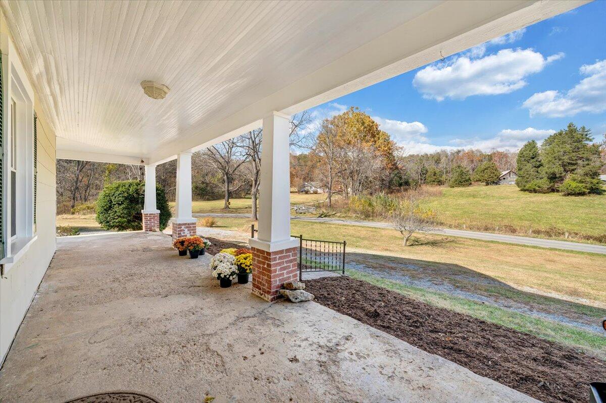 7758 Old Fincastle RD