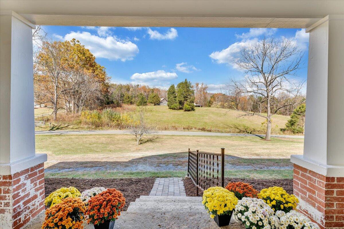 7758 Old Fincastle RD