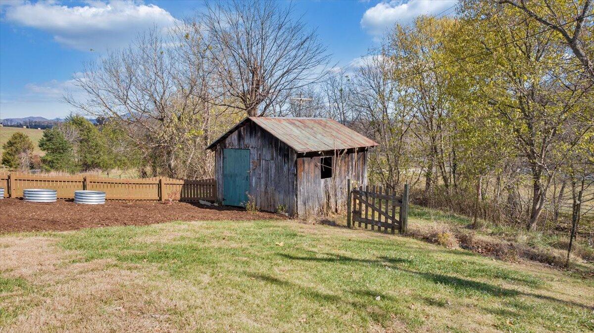 7758 Old Fincastle RD