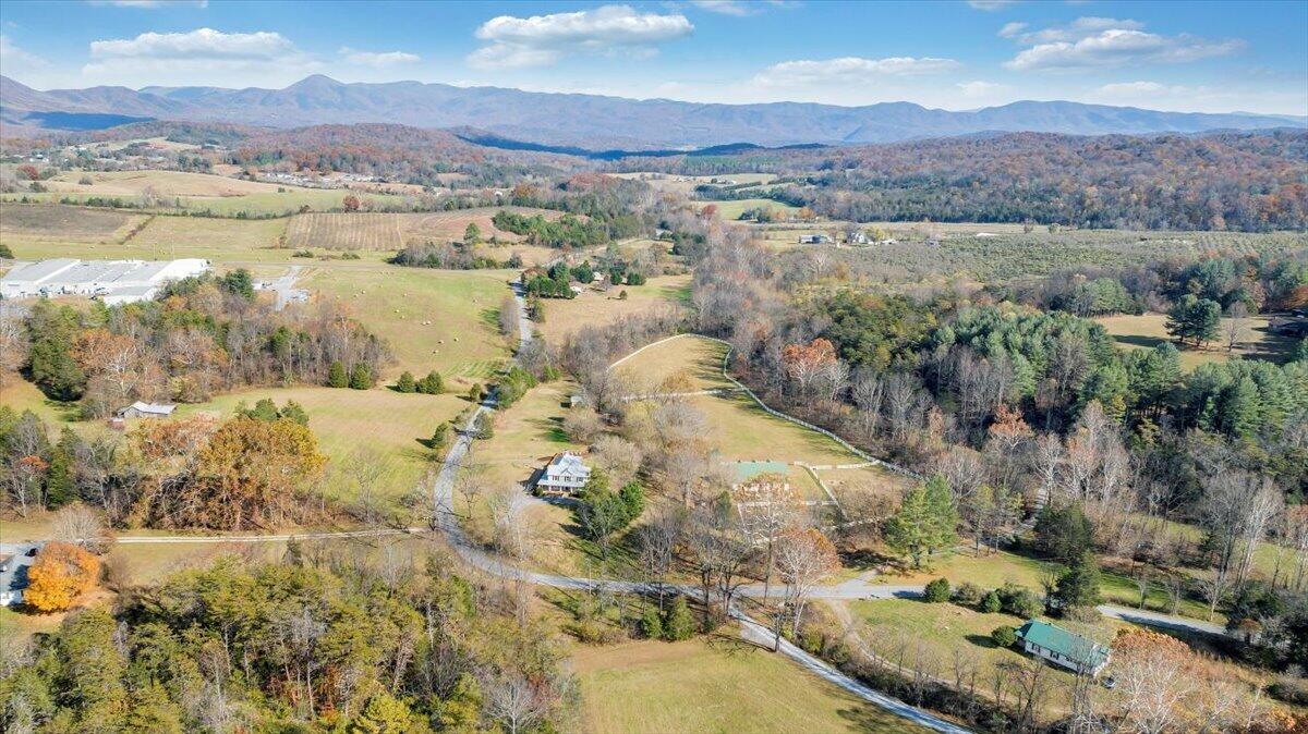 7758 Old Fincastle RD