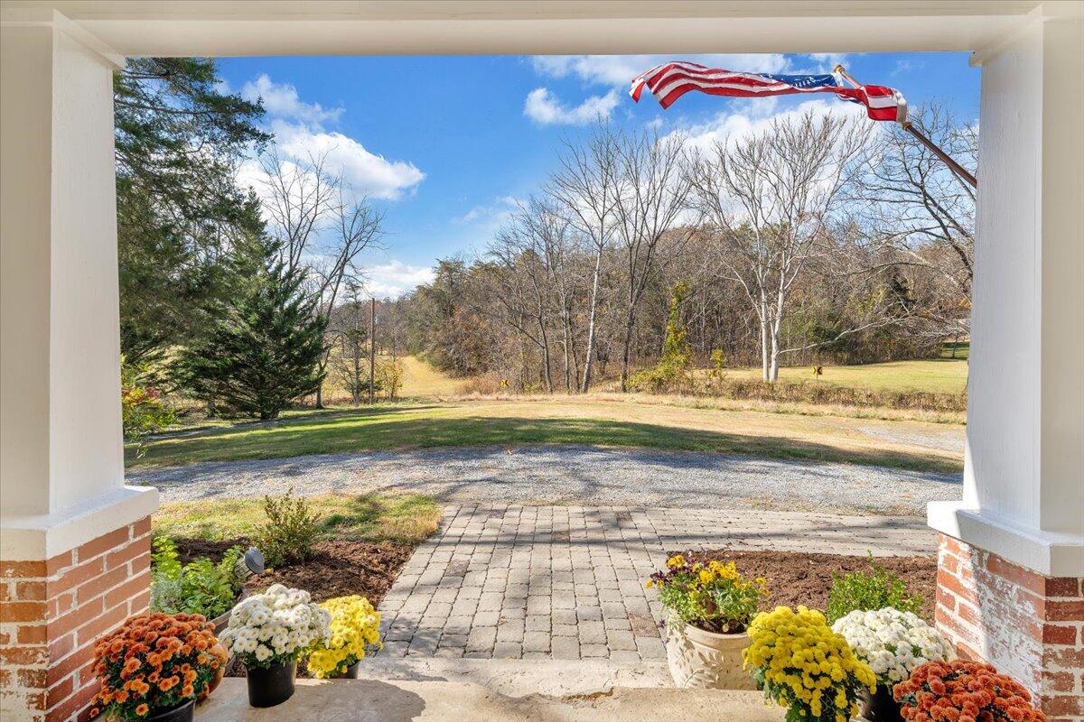 7758 Old Fincastle RD