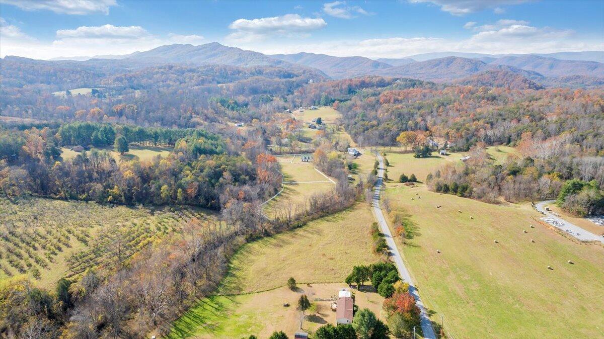 7758 Old Fincastle RD