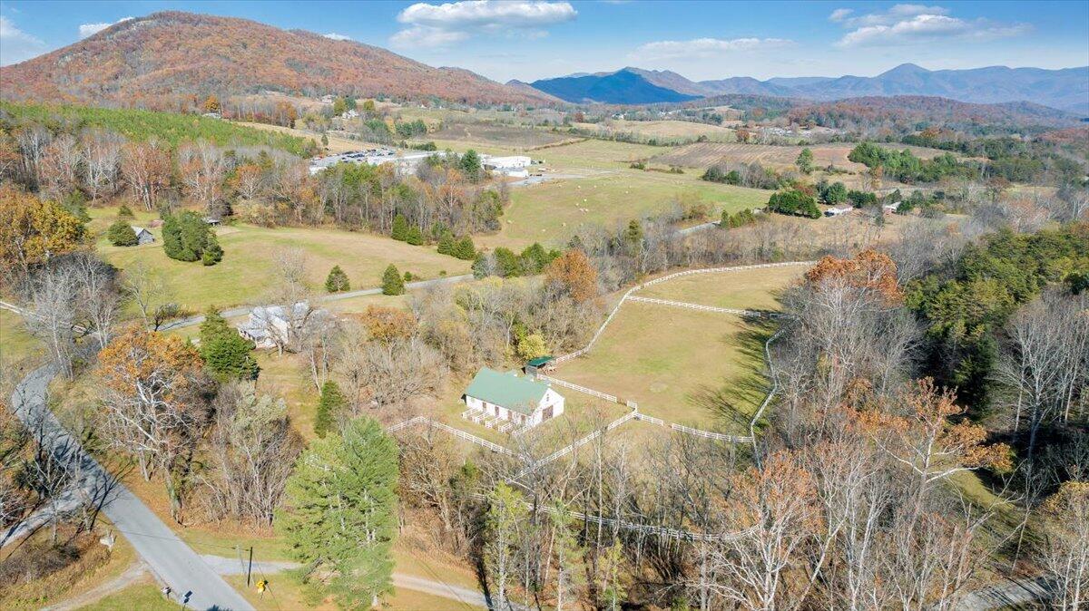 7758 Old Fincastle RD