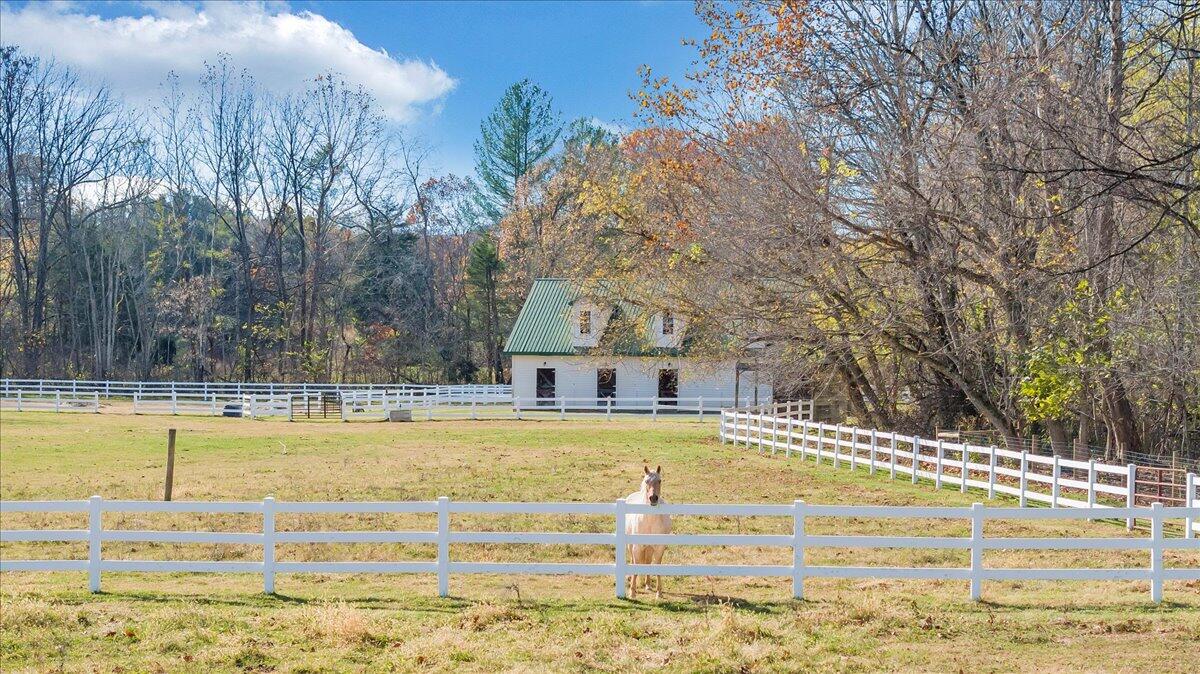 7758 Old Fincastle RD