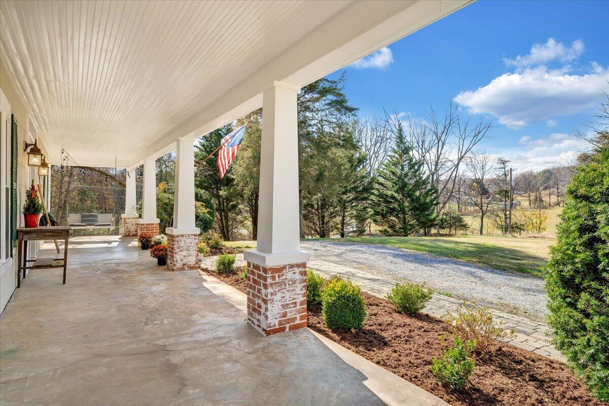 7758 Old Fincastle RD