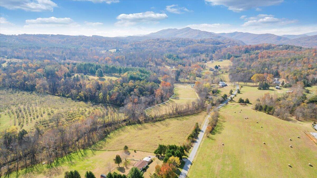 7758 Old Fincastle RD