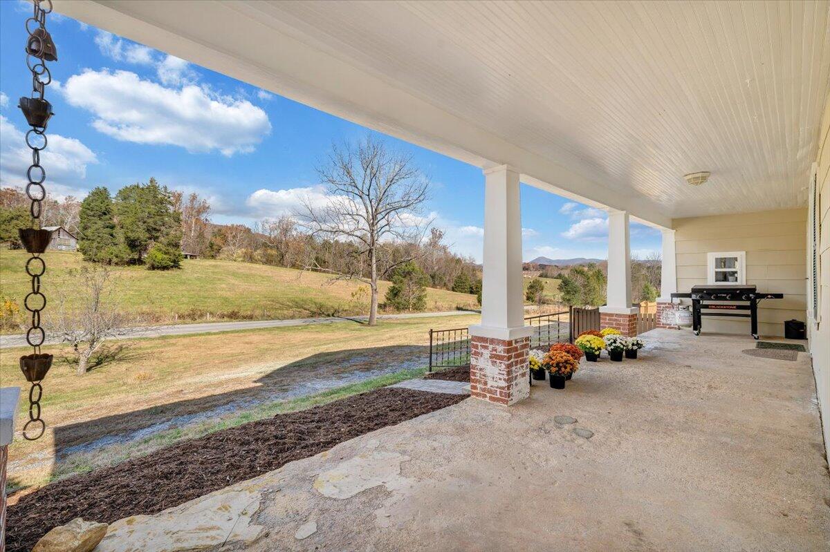 7758 Old Fincastle RD