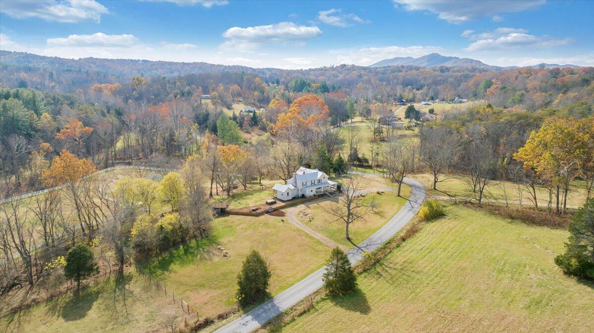 7758 Old Fincastle RD