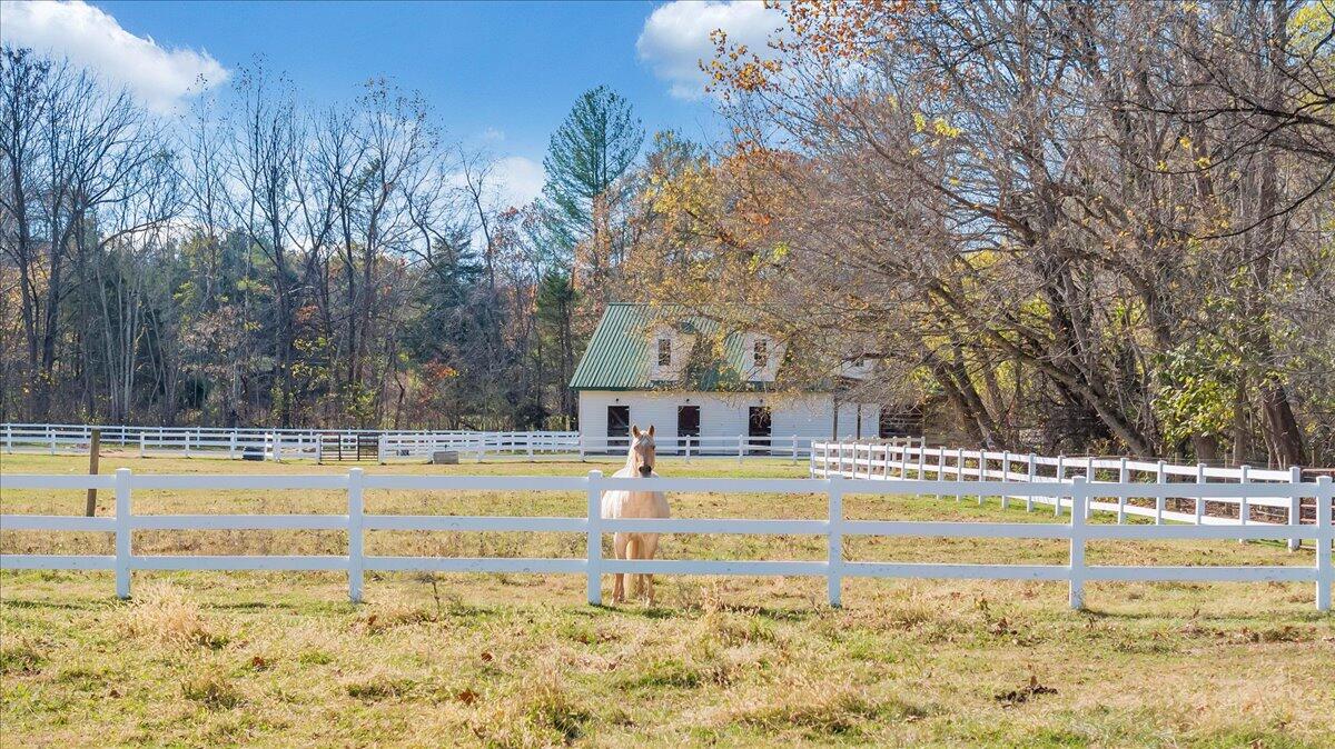 7758 Old Fincastle RD