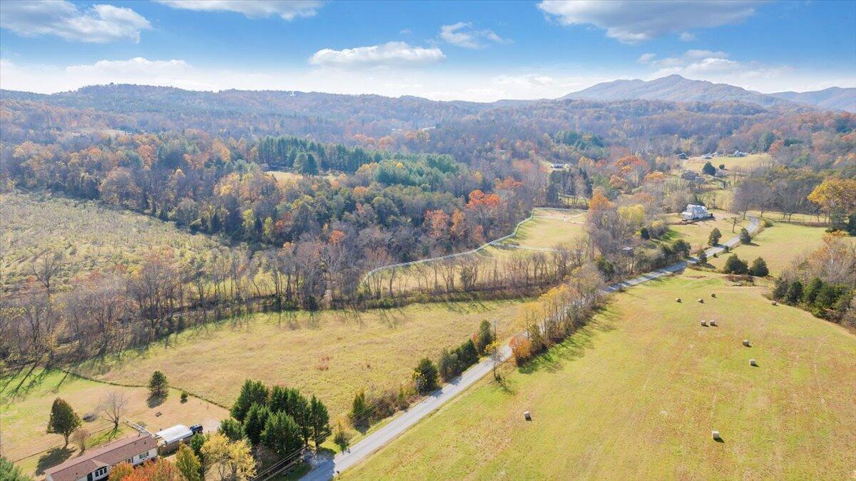 7758 Old Fincastle RD