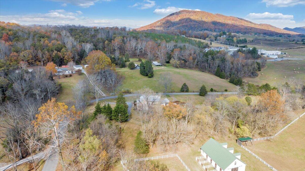 7758 Old Fincastle RD