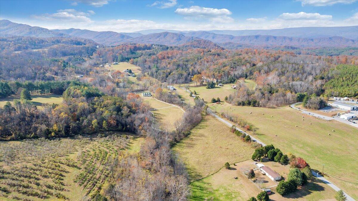 7758 Old Fincastle RD