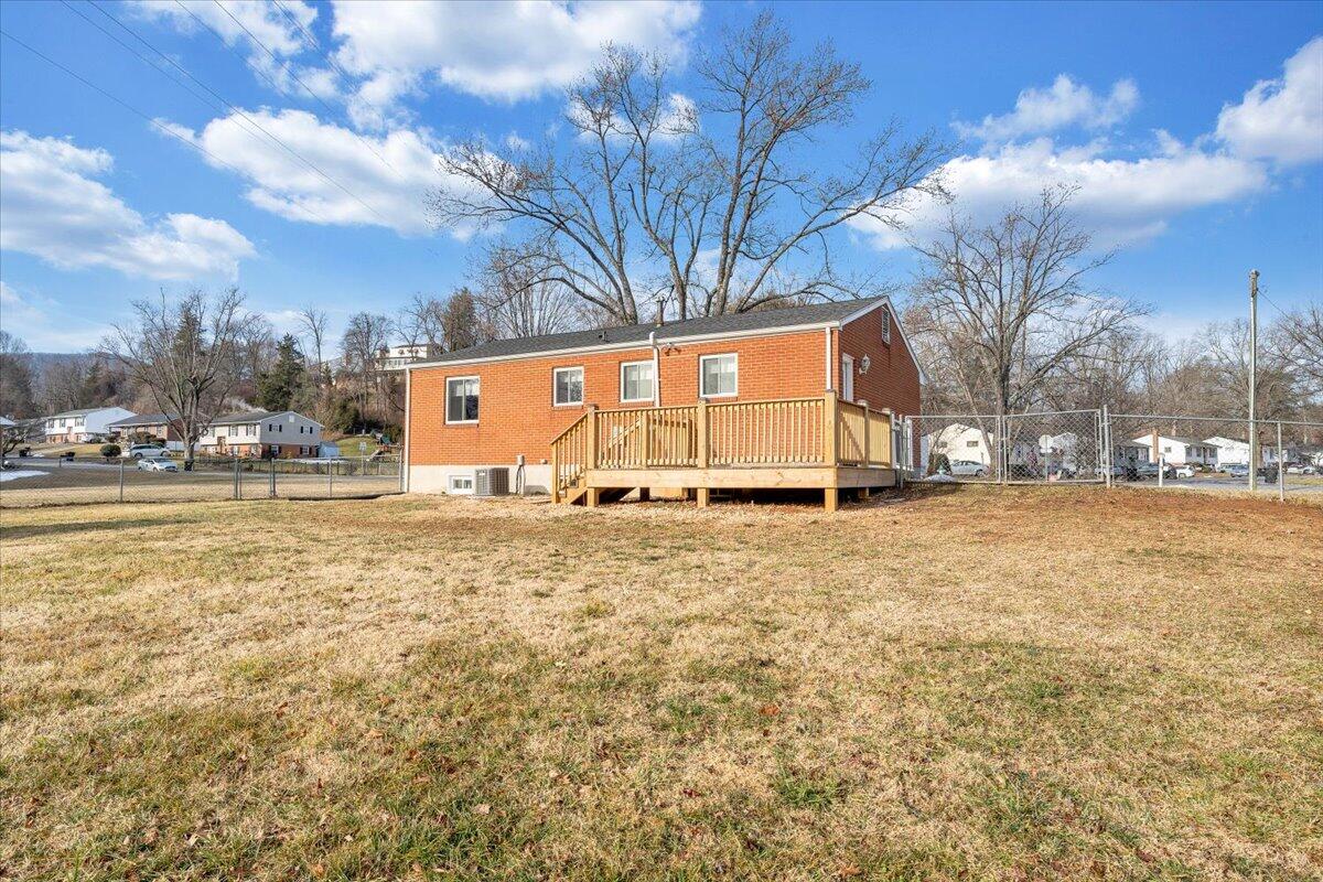 3804 Meadowlark RD