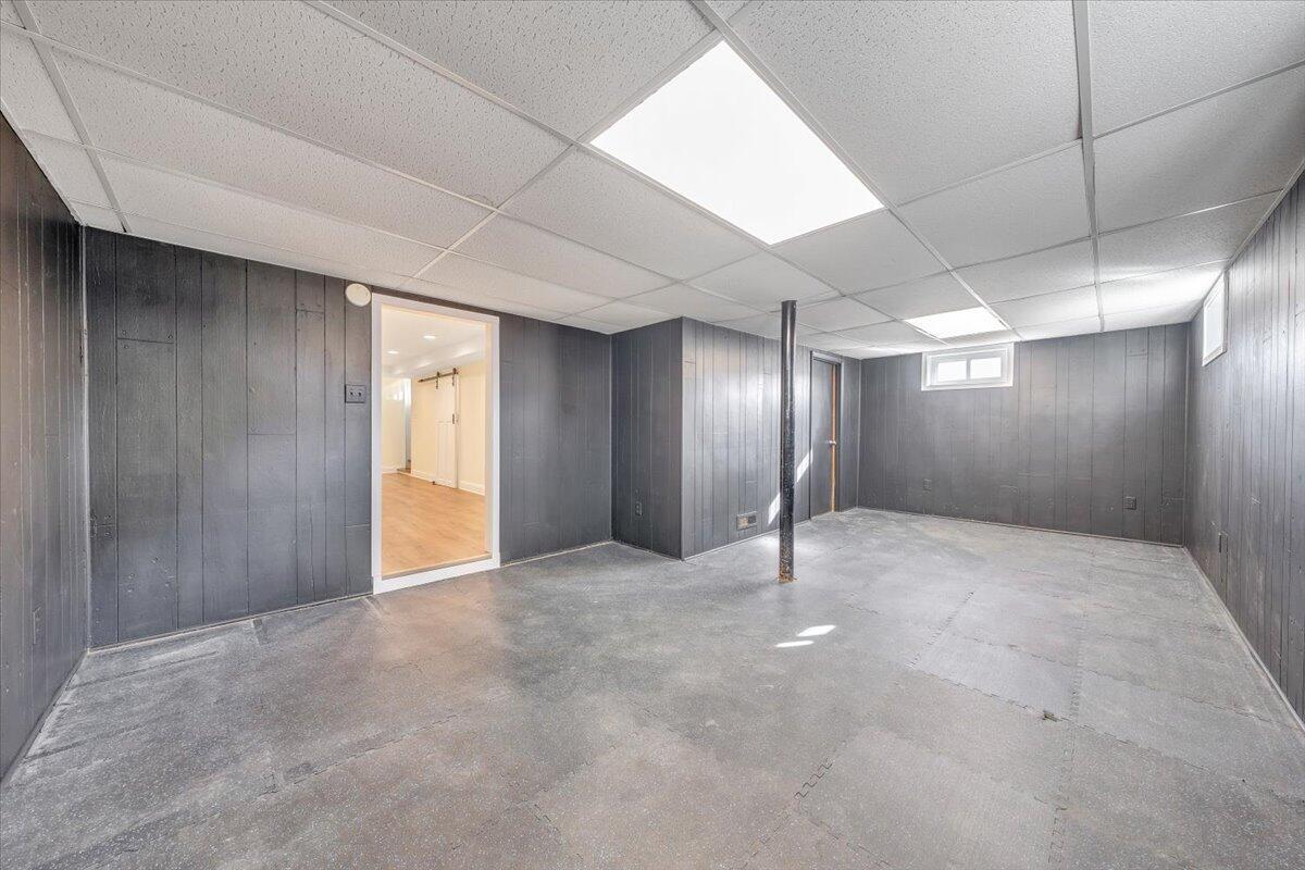 3804 Meadowlark RD