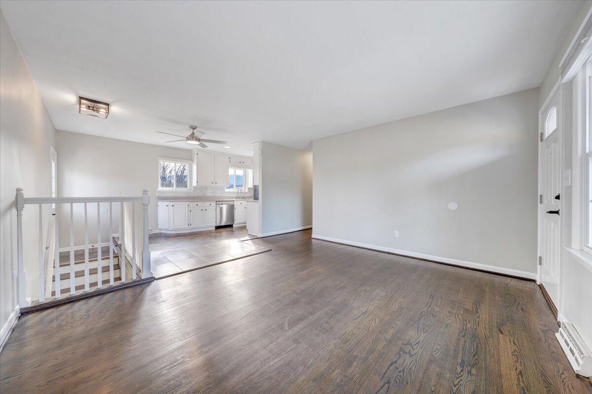 3804 Meadowlark RD